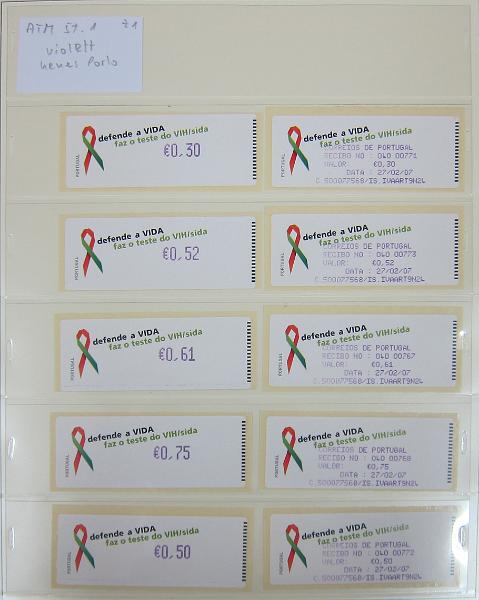 0265 (211).jpg -     Lote:    265      Colecção Especializada - Etiquetas      Lotes Especiais       Descrição:      1981/2010 &mdash; Etiquetas.   Coleção composta por 12 álbuns com etiquetas desde percursoras e Framas até 2010, com provas, erros, FDC's, etiquetas novas e usadas, sobrescritos circulados, variedades de impressão e papéis. Importante estudo. Lote a ver.        Lote ETQ       Valor Base:     &euro; 3000,00     Valor Venda:     &euro;      